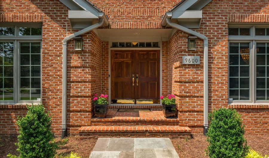 9600 EAGLE RIDGE Dr, Bethesda, MD 20817 - 6 Beds, 6 Bath