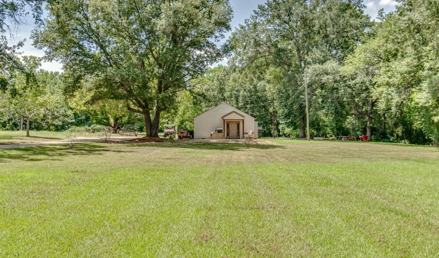 5925 Scotland Rd, Bentonia, MS 39040 - 3 Beds, 2 Bath