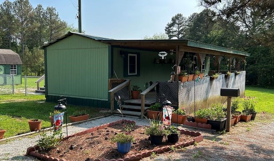 1135 OLD HOMESTEAD Rd, Big Sandy, TN 38221 - 2 Beds, 2 Bath