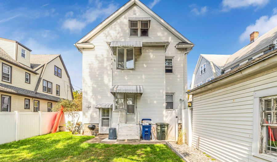 1387 Capitol Ave 1St Floor, Bridgeport, CT 06604 - 2 Beds, 1 Bath