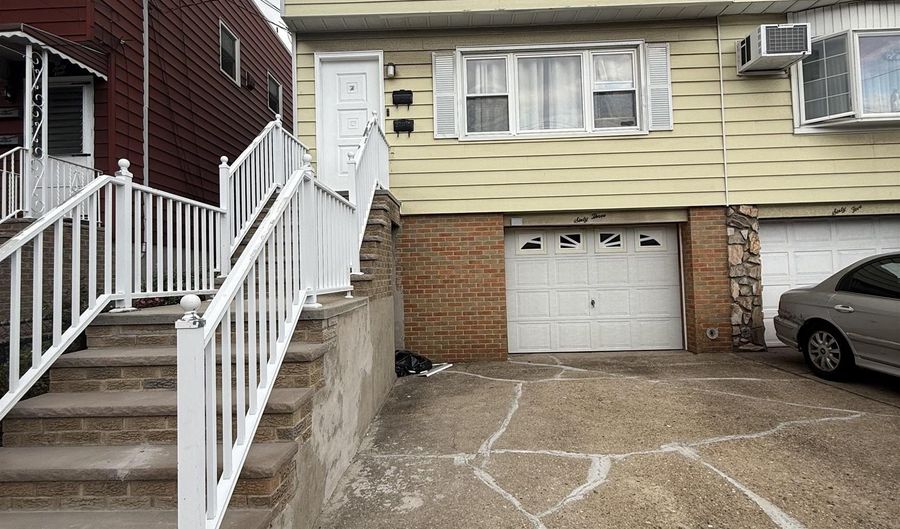 63 PROSPECT Ave 2, Bayonne, NJ 07002 - 3 Beds, 1 Bath