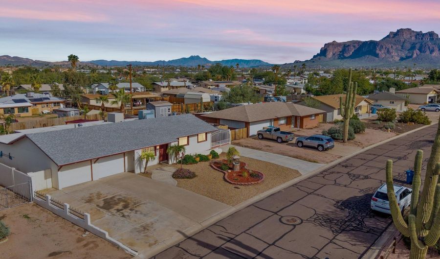 834 E GRANADA Ave, Apache Junction, AZ 85119 - 4 Beds, 3 Bath