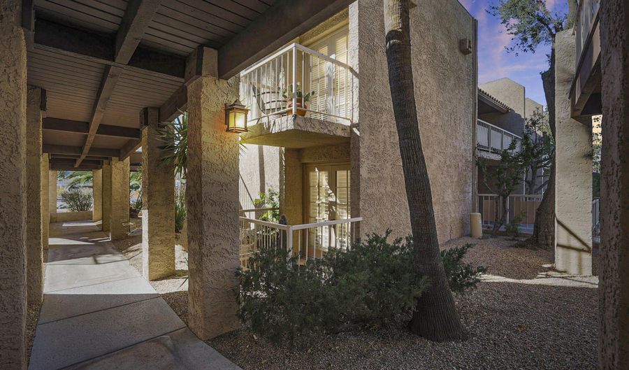 7402 E CAREFREE Dr 209, Carefree, AZ 85377 - 2 Beds, 2 Bath