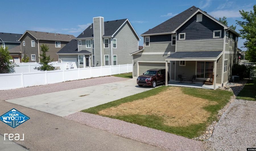 4453 E 18th St, Casper, WY 82609 - 3 Beds, 3 Bath