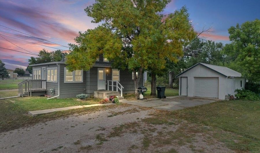 811 Butte St, Belle Fourche, SD 57717 - 3 Beds, 1 Bath