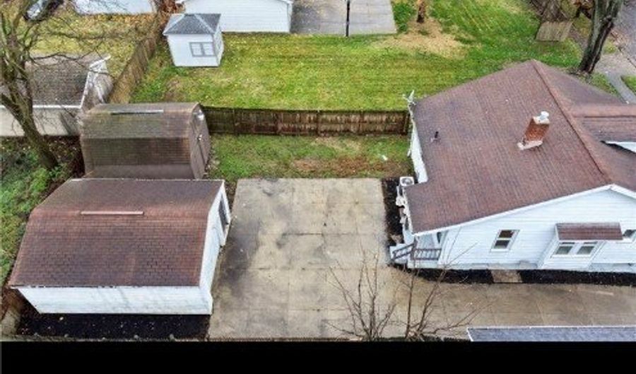 566 MCKINLEY Ave, Akron, OH 44311 - 2 Beds, 1 Bath