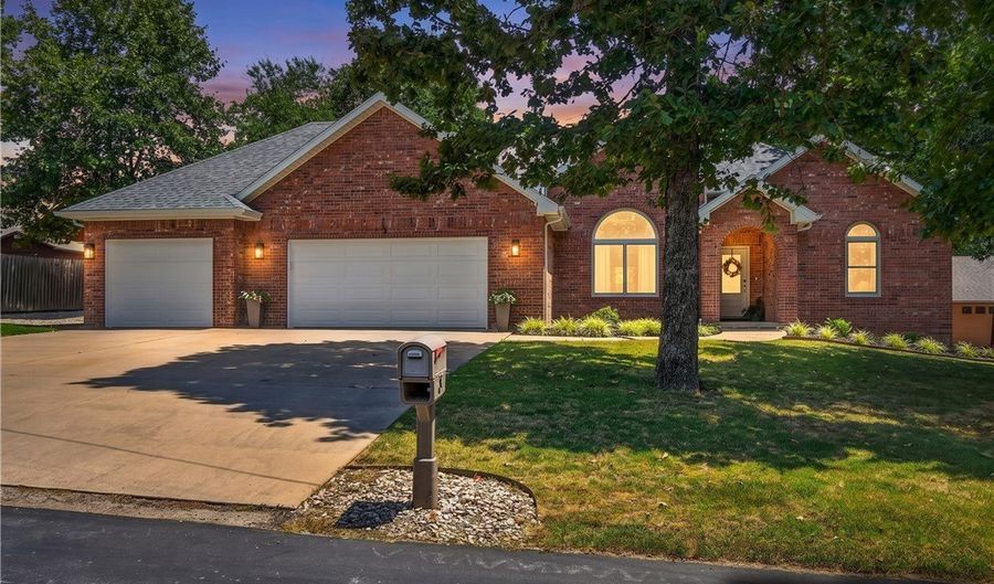 3 Ettington Dr, Bella Vista, AR 72714 - 3 Beds, 2 Bath