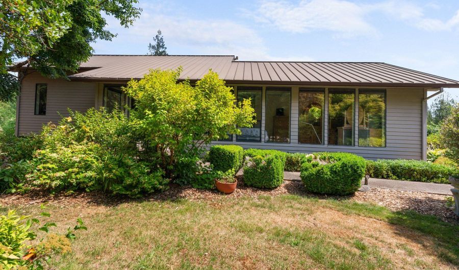 21150 NE BOONES FERRY Rd, Aurora, OR 97002 - 3 Beds, 2 Bath