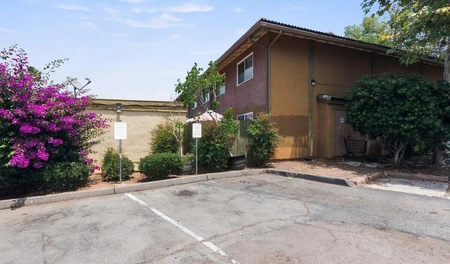 2094 E Grand Ave 7, Escondido, CA 92027 - 2 Beds, 1 Bath