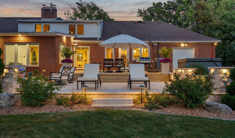 301 22nd St NW, Austin, MN 55912 - 5 Beds, 5 Bath