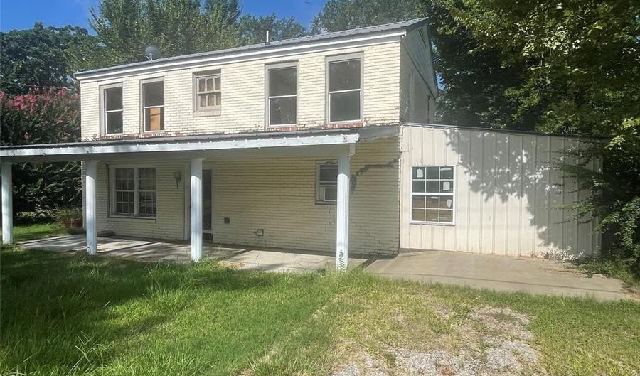 800 Sunset St, Sulphur Springs, TX 75482 - 3 Beds, 2 Bath