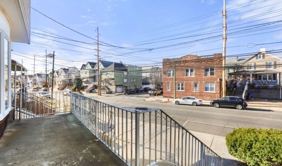 576 Avenue E 2, Bayonne, NJ 07002 - 2 Beds, 1 Bath