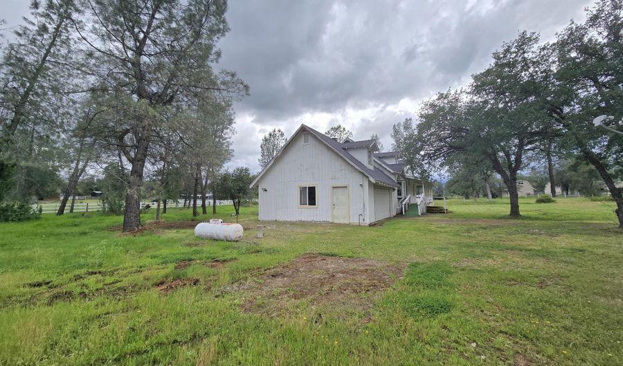 16041 Setting Sun Dr, Anderson, CA 96007 - 2 Beds, 2 Bath