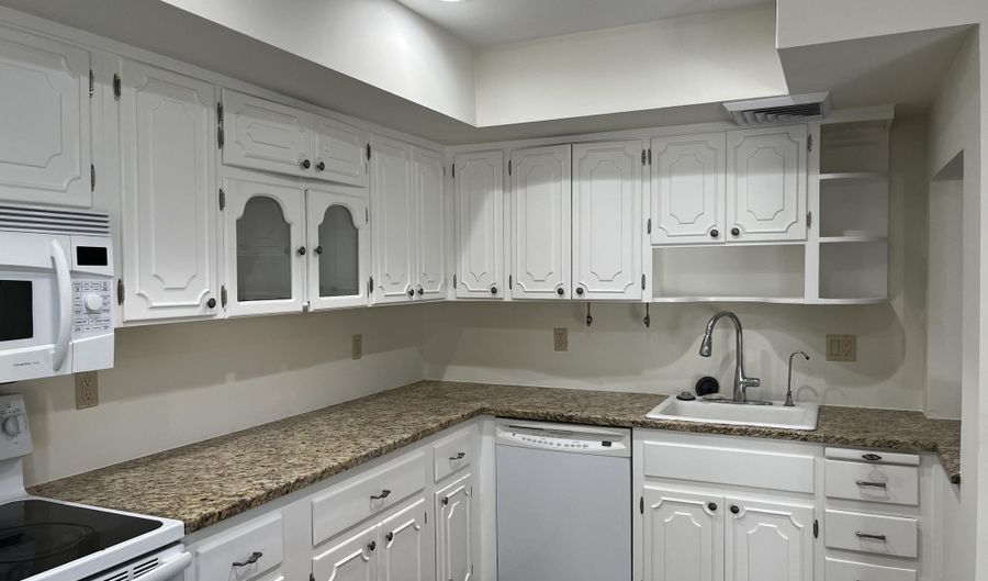 346 Yorktowne Cir, Atlantis, FL 33462 - 2 Beds, 2 Bath