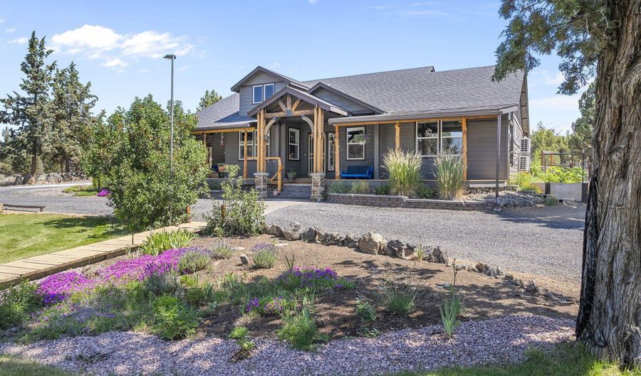 64350 Old Bend Redmond Hwy, Bend, OR 97703 - 3 Beds, 3 Bath