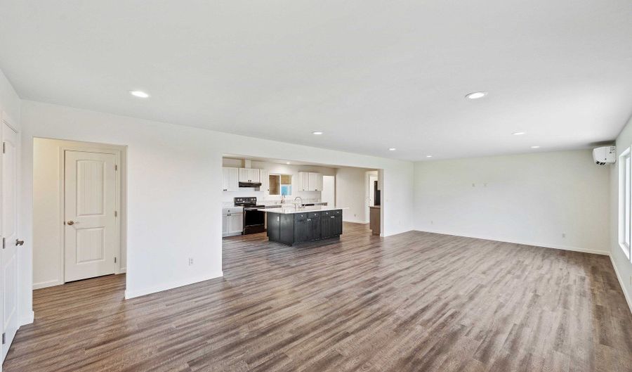 975 OCEAN Dr, Bandon, OR 97411 - 4 Beds, 3 Bath