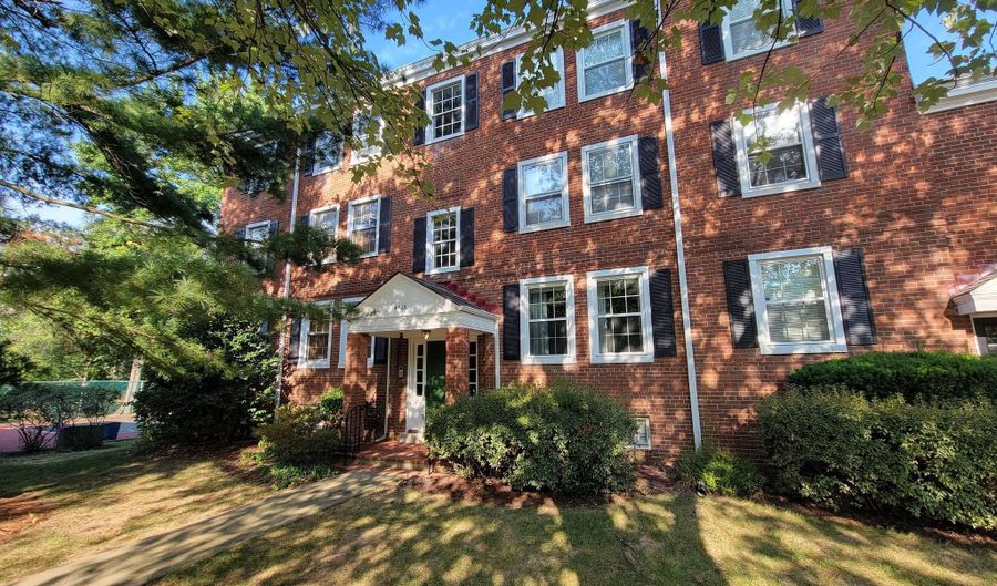 4903 30TH St S B2, Arlington, VA 22206 - 1 Beds, 1 Bath