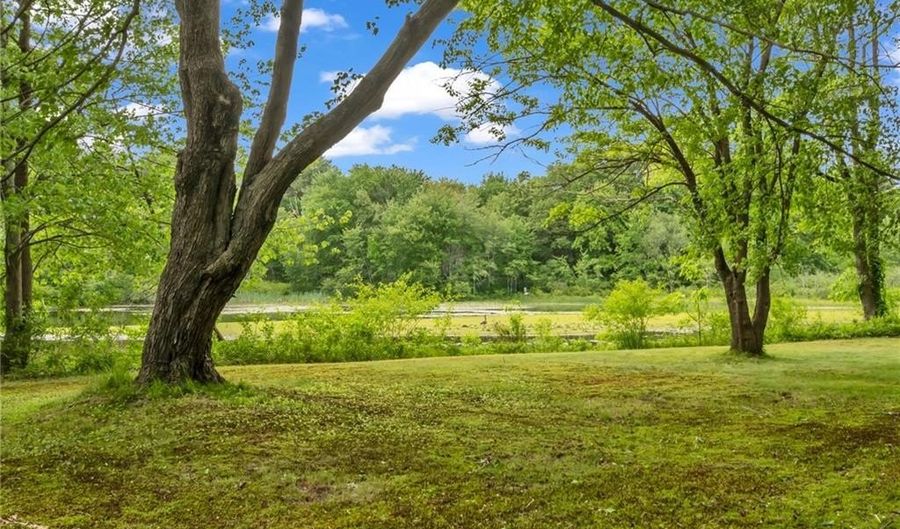 12 Howard Rd, Cumberland, RI 02864 - 5 Beds, 4 Bath