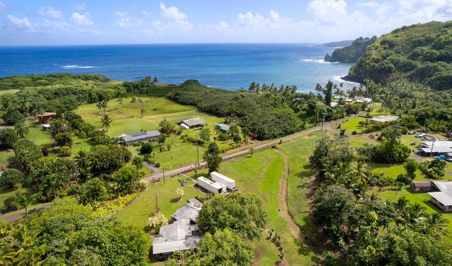 262 Wailua Rd, Hana, HI 96713 - 3 Beds, 1 Bath