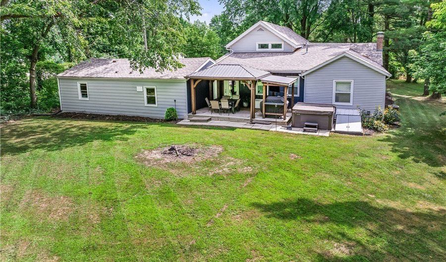 6170 Oberlin Rd, Amherst, OH 44001 - 4 Beds, 4 Bath