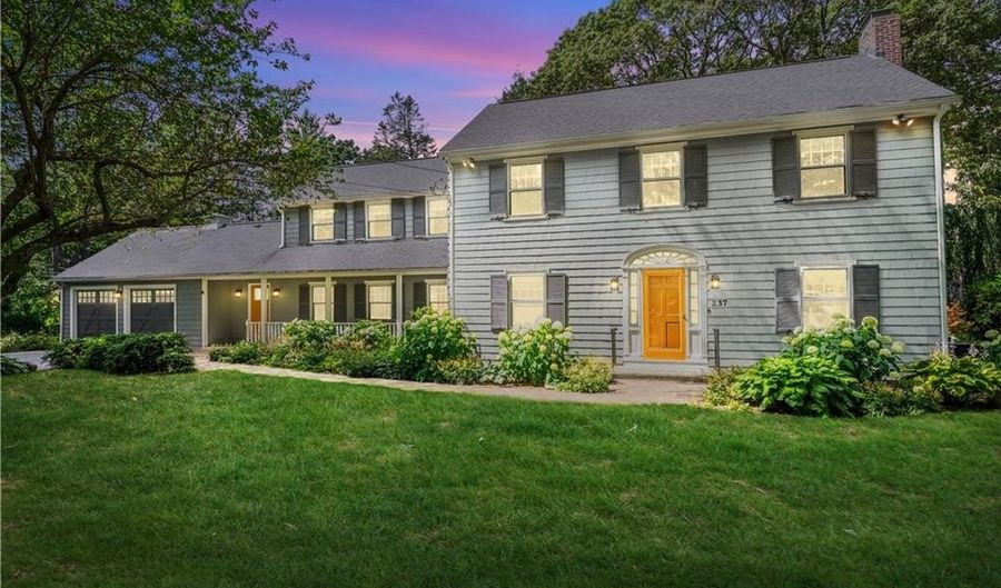 237 Highland Ave, Warwick, RI 02886 - 4 Beds, 3 Bath