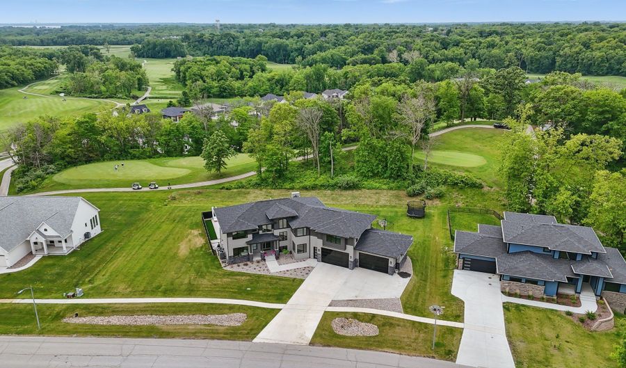 1004 NW Hugg Dr, Polk City, IA 50226 - 6 Beds, 6 Bath