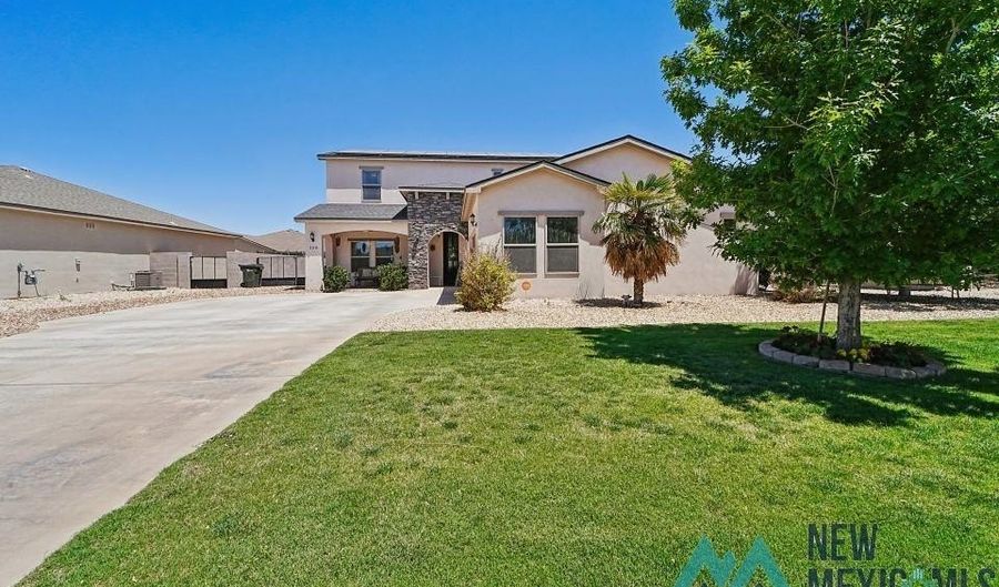 308 Baler Ln, Carlsbad, NM 88220 - 4 Beds, 3 Bath