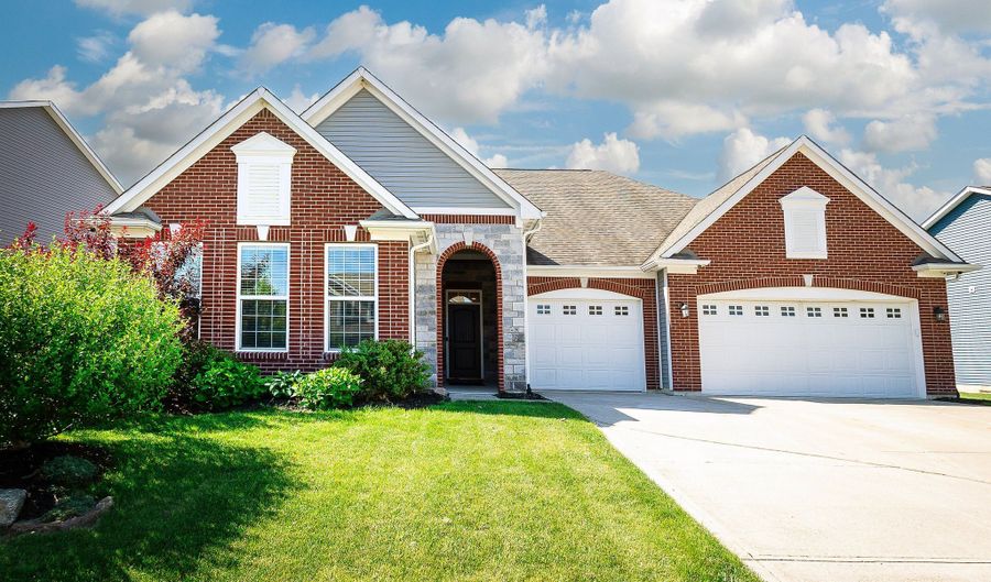 9239 Thames Dr, Avon, IN 46123 - 3 Beds, 2 Bath