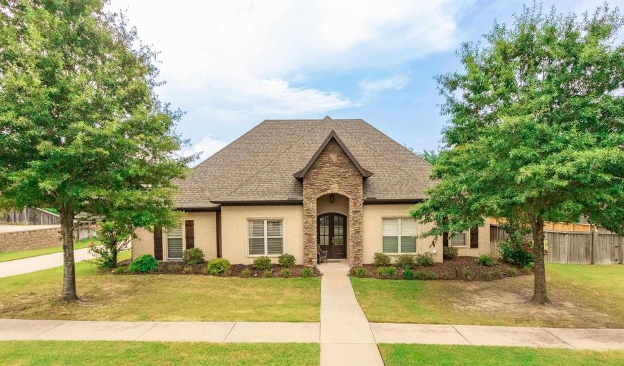 9016 Naples, Benton, AR 72019 - 4 Beds, 3 Bath