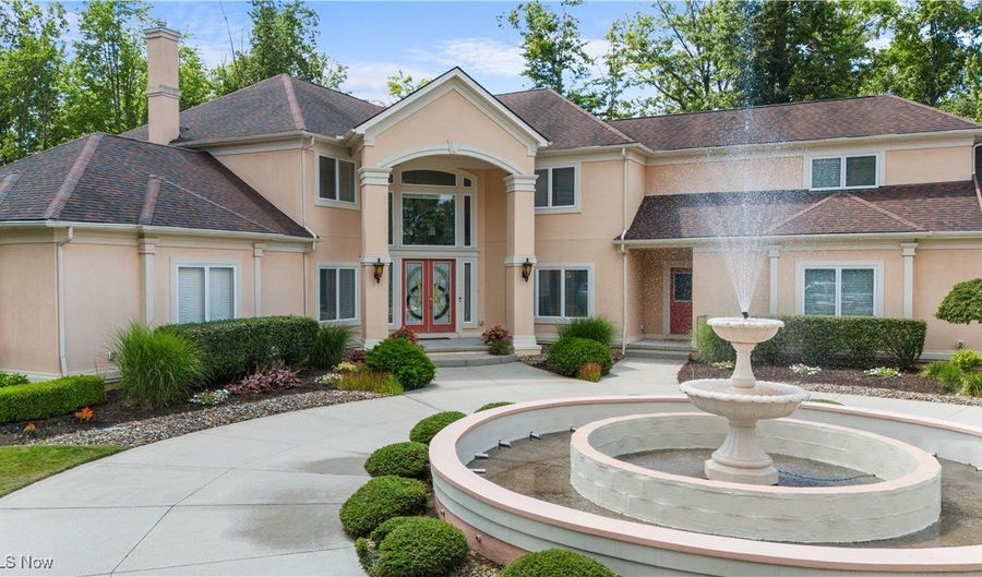 460 Berwick Cir, Aurora, OH 44202 - 6 Beds, 7 Bath