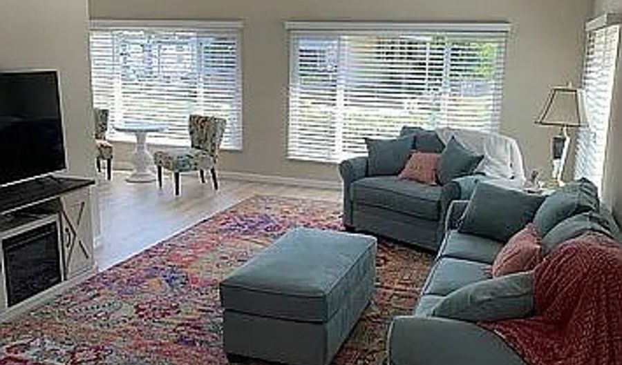 8975 Lawrence Welk 52, Escondido, CA 92026 - 2 Beds, 2 Bath