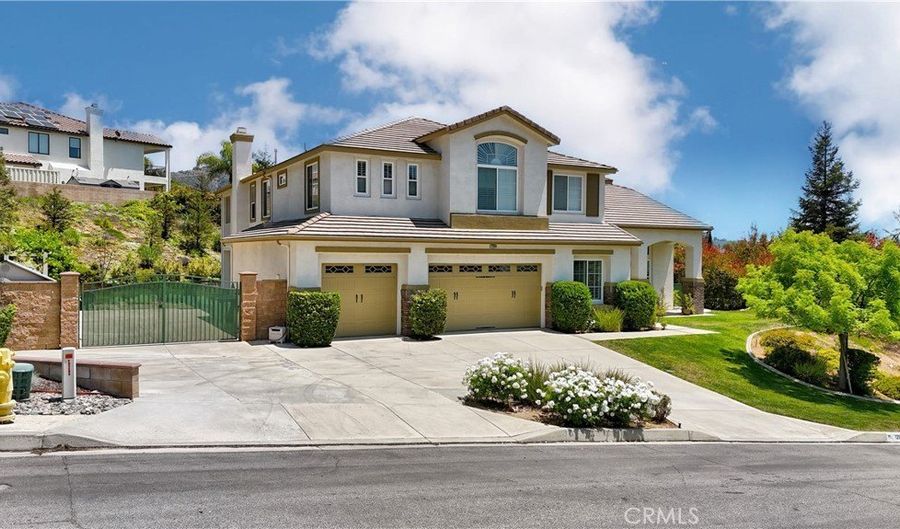12949 Pinewood Ln, Yucaipa, CA 92399 - 6 Beds, 4 Bath