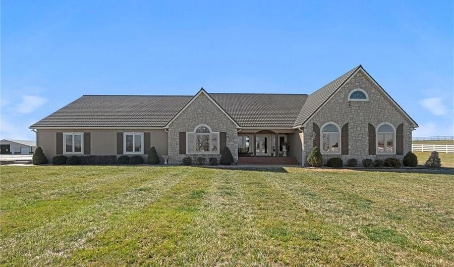 14971 Fairmount Rd, Basehor, KS 66007 - 4 Beds, 5 Bath