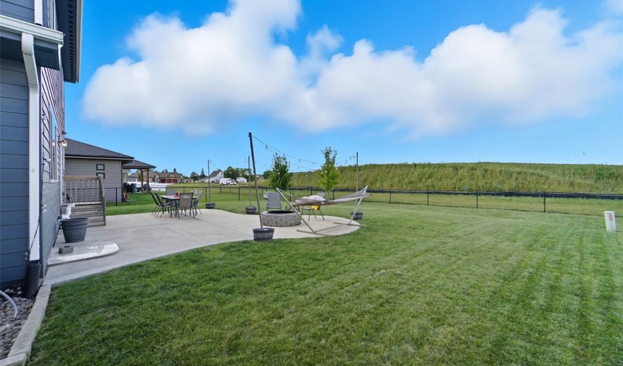 317 31st St SE, Altoona, IA 50009 - 5 Beds, 4 Bath