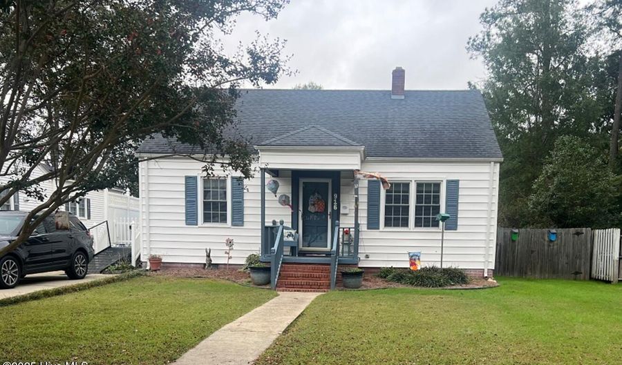 916 N Pembroke Ave, Ahoskie, NC 27910 - 3 Beds, 2 Bath
