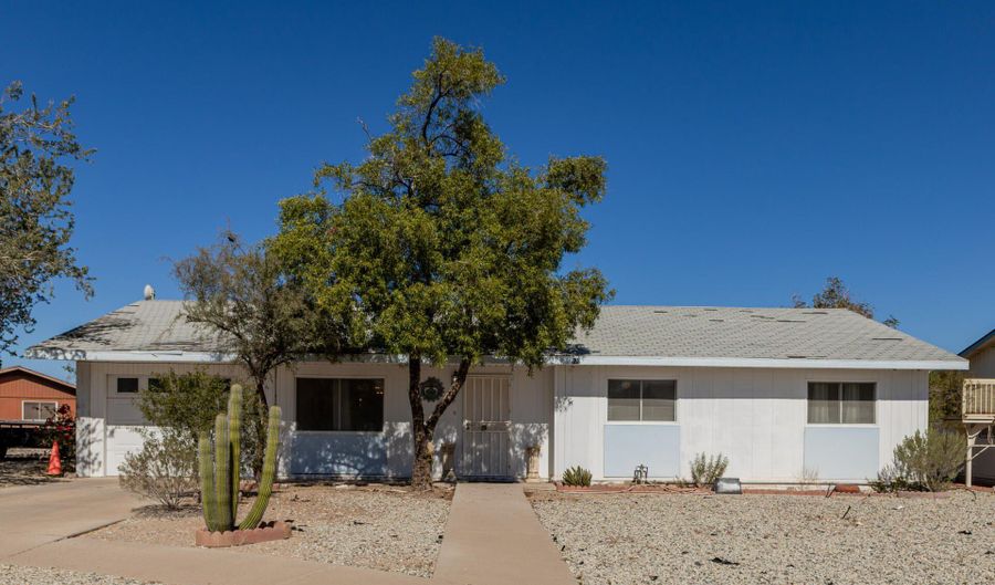 420 W 6TH St, Ajo, AZ 85321 - 3 Beds, 2 Bath