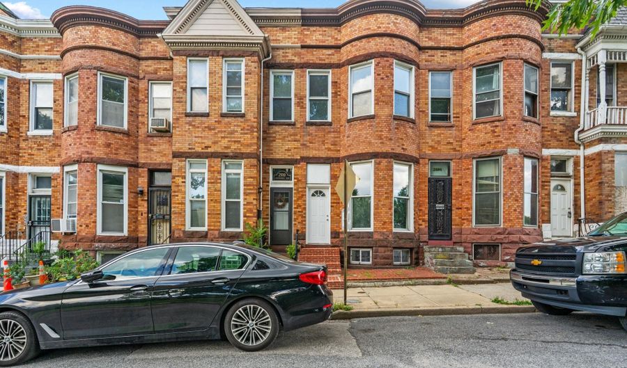2912 AUCHENTOROLY Ter, Baltimore, MD 21217 - 3 Beds, 3 Bath