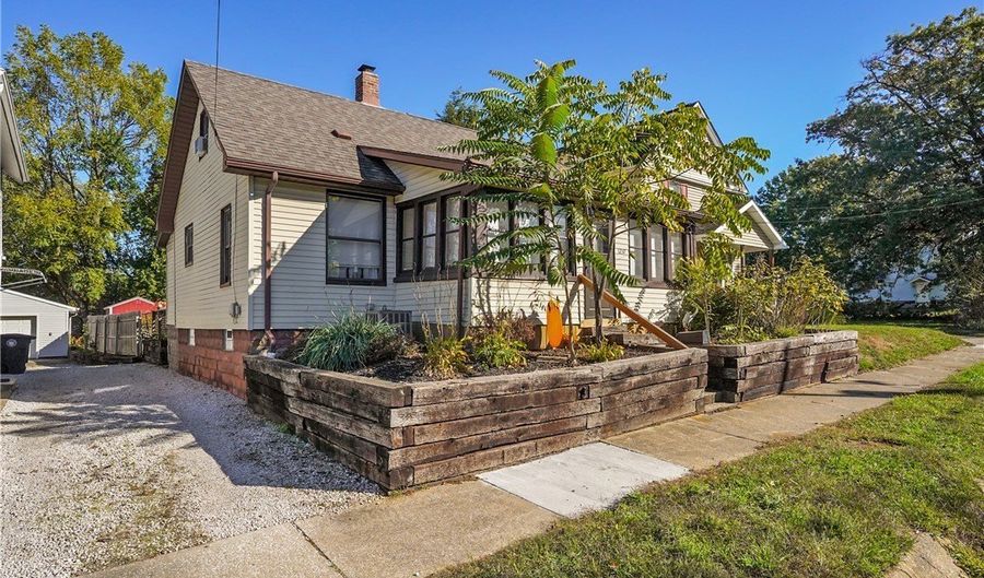 1237 Mcintosh Ave, Akron, OH 44314 - 2 Beds, 1 Bath