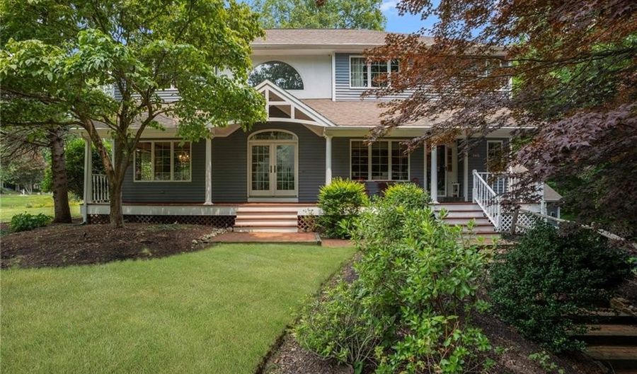 165 Lynn Cir, East Greenwich, RI 02818 - 4 Beds, 3 Bath