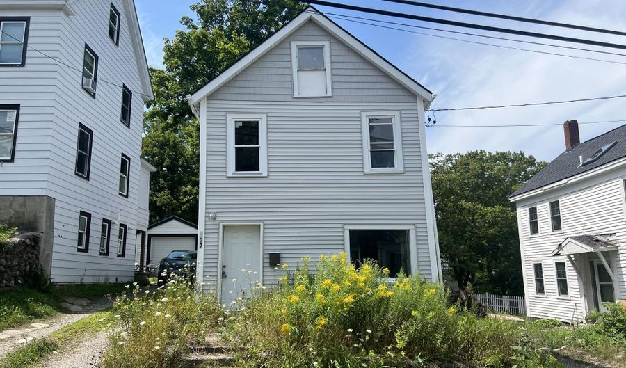 932 High St, Bath, ME 04530 - 2 Beds, 1 Bath