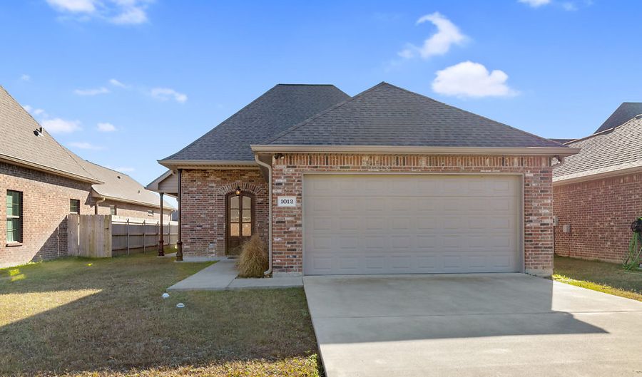 1012 Michelle Dr, Sulphur, LA 70663 - 3 Beds, 2 Bath