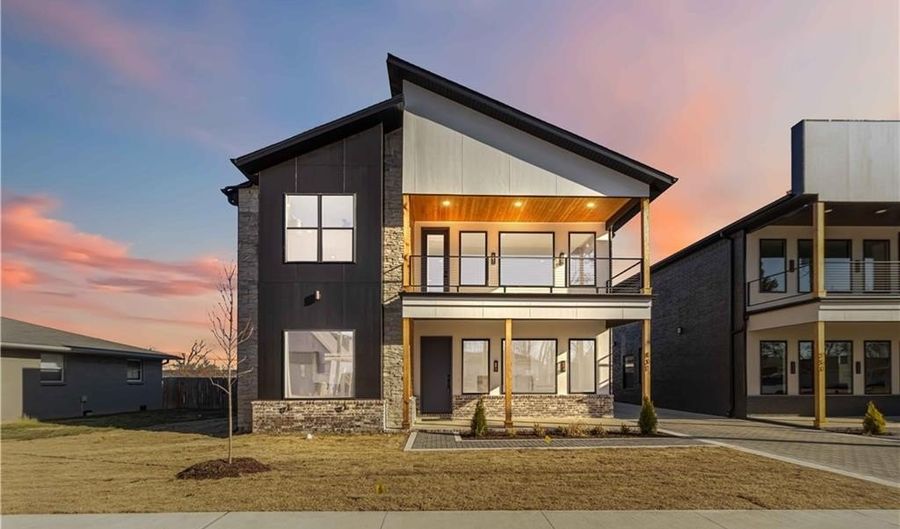812 NW 11th St, Bentonville, AR 72712 - 4 Beds, 4 Bath