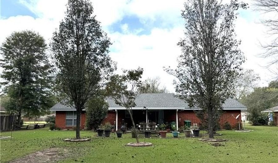 1606 MEADOWLEA St, Bogalusa, LA 70427 - 3 Beds, 2 Bath