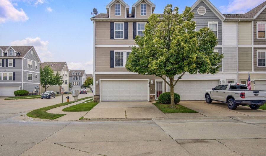 3060 SW Sharmin Ln, Ankeny, IA 50023 - 2 Beds, 2 Bath