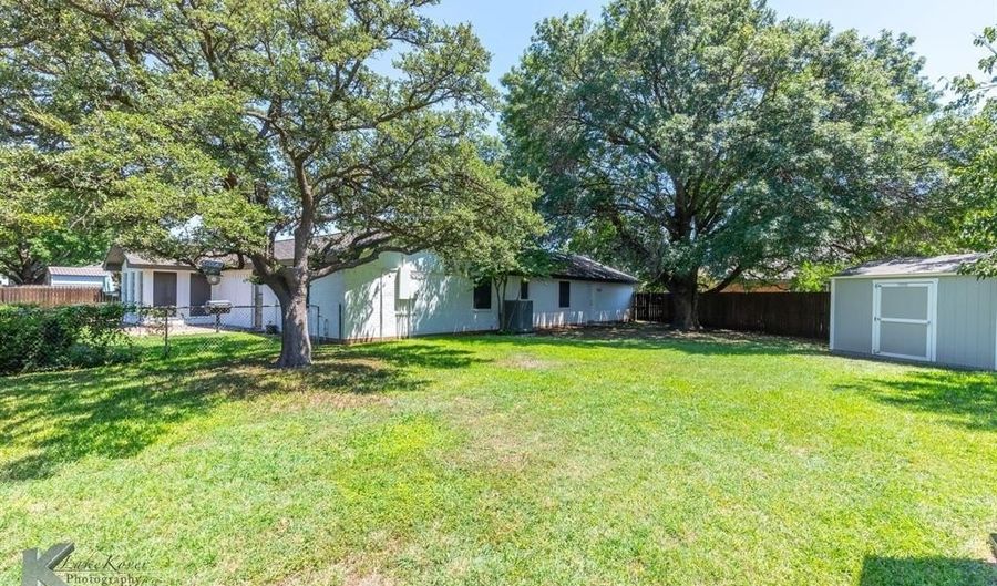 40 Pyracanthia Cir, Abilene, TX 79605 - 4 Beds, 2 Bath