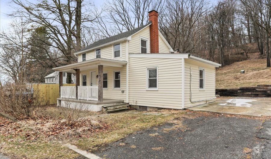 6906 MARIAH FURNACE Rd, Boonsboro, MD 21713 - 3 Beds, 2 Bath
