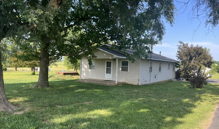 18326 Lawrence 1182, Aurora, MO 65605 - 2 Beds, 1 Bath