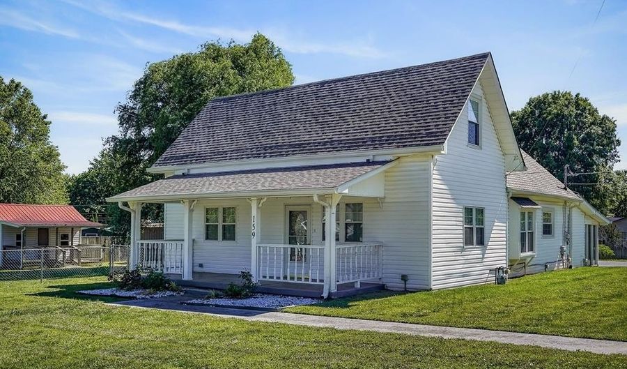 159 2nd Ave S, Algood, TN 38506 - 4 Beds, 2 Bath