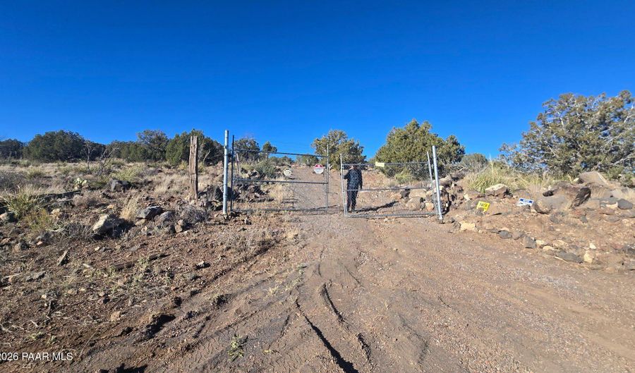 9938 W Gleed Station Rd, Ash Fork, AZ 86320 - 0 Beds, 0 Bath