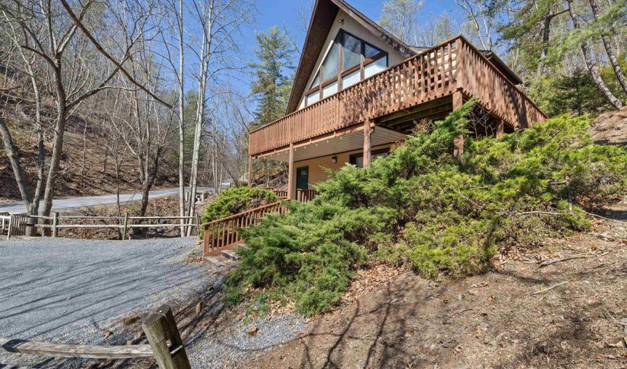 673 KILLMON Rd, Basye, VA 22810 - 3 Beds, 3 Bath